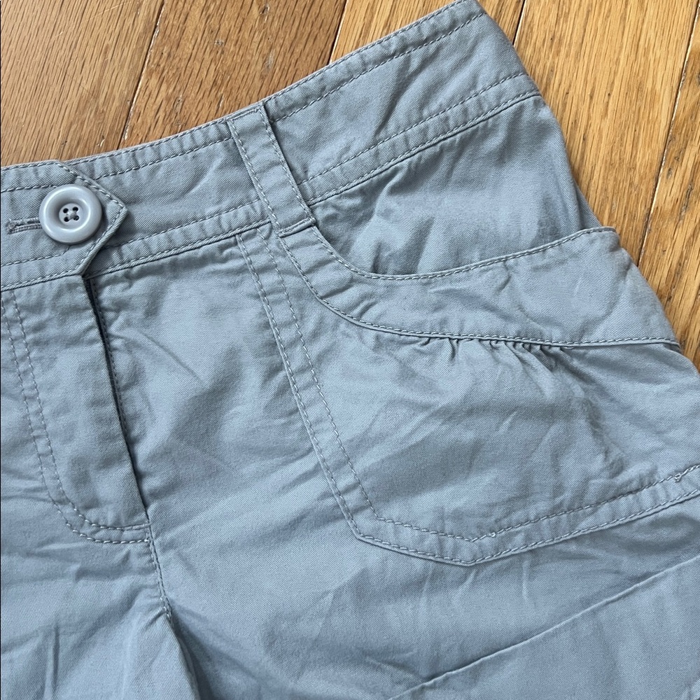 LOFT Light French Gray Women's Cargo Shorts w/ Puckered Pockets & Cuffs Sz 6 & 8 - Picture 4 of 10